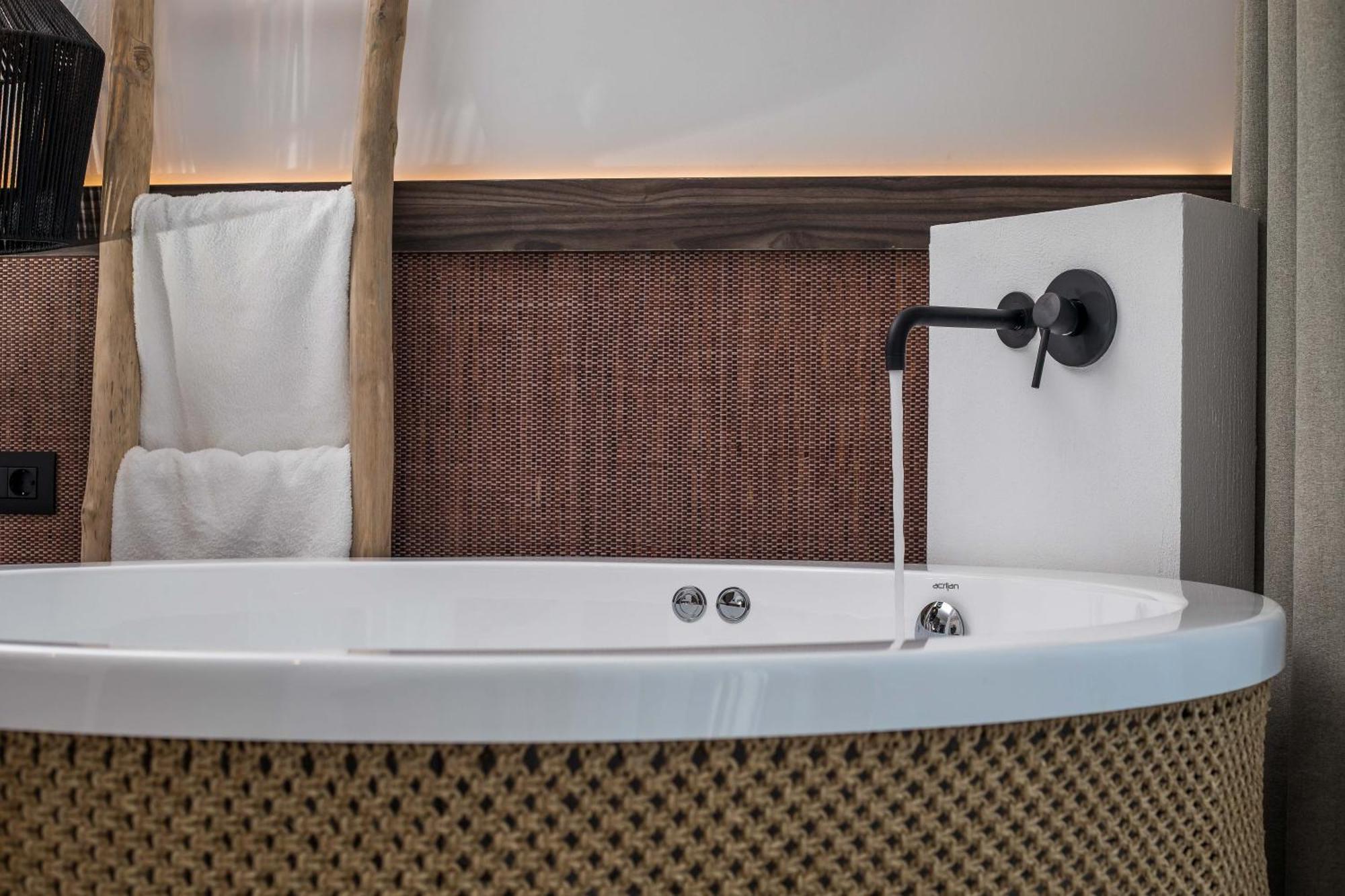 Vanik Suites Kallithéa 外观 照片